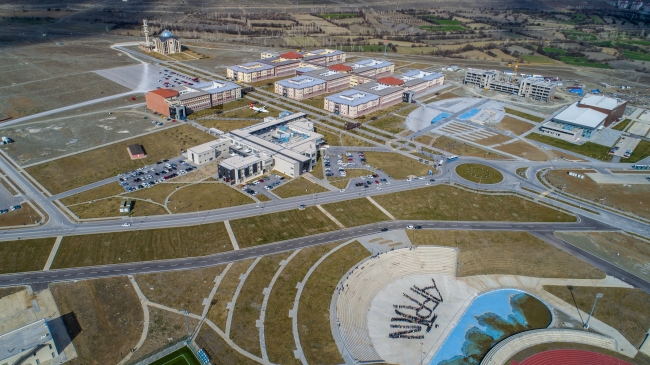 Üniversite öğrencilerinden Pi duruşuyla Afrin’e destek